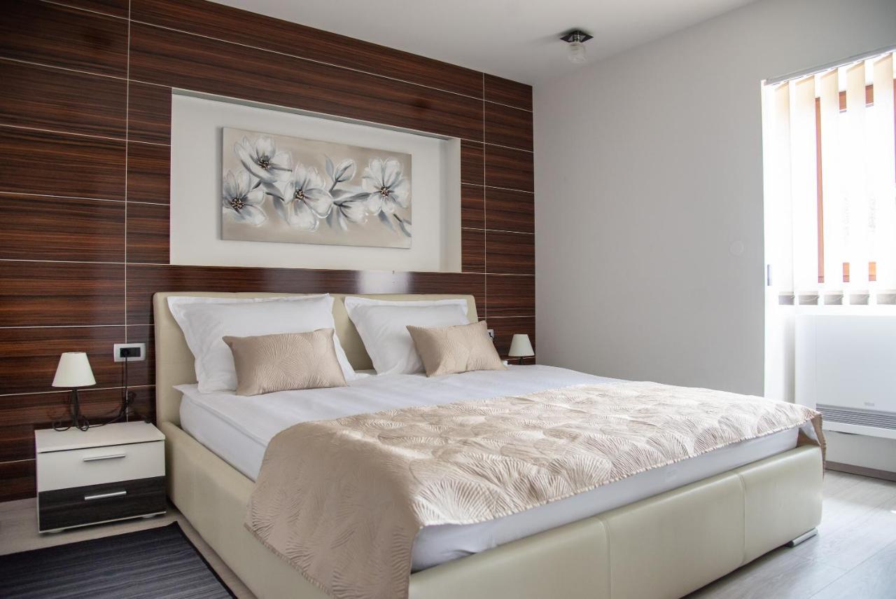 Holiday House Tos-Vila With Heated Pool Vrbnik  Ngoại thất bức ảnh