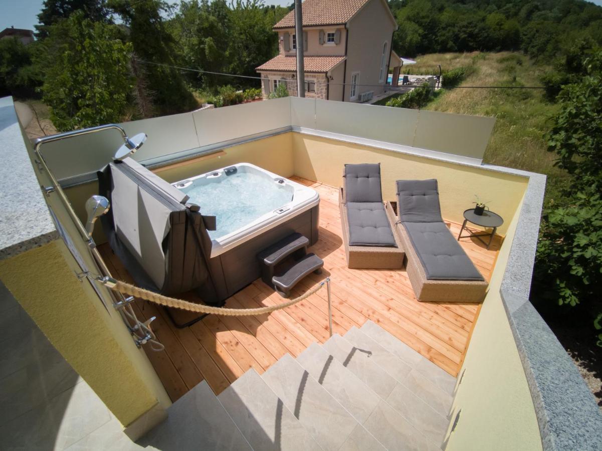 Holiday House Tos-Vila With Heated Pool Vrbnik  Ngoại thất bức ảnh