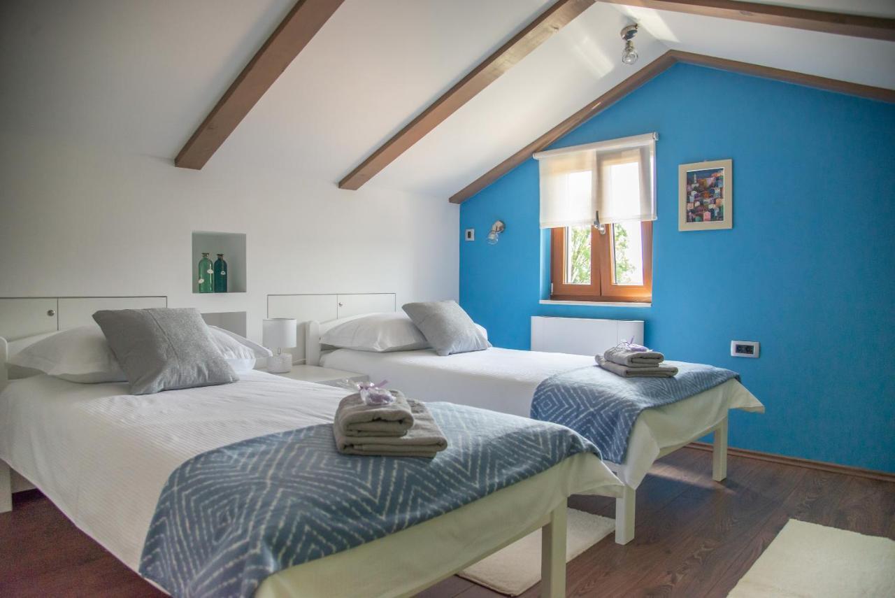 Holiday House Tos-Vila With Heated Pool Vrbnik  Ngoại thất bức ảnh