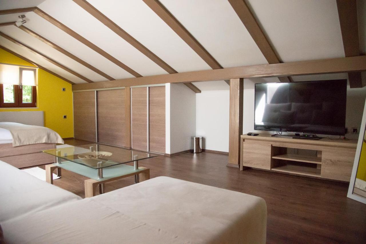 Holiday House Tos-Vila With Heated Pool Vrbnik  Ngoại thất bức ảnh