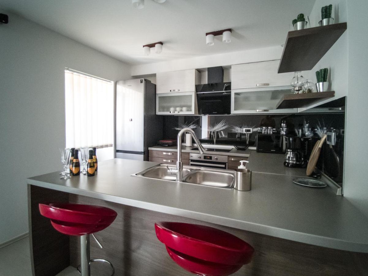 Holiday House Tos-Vila With Heated Pool Vrbnik  Ngoại thất bức ảnh