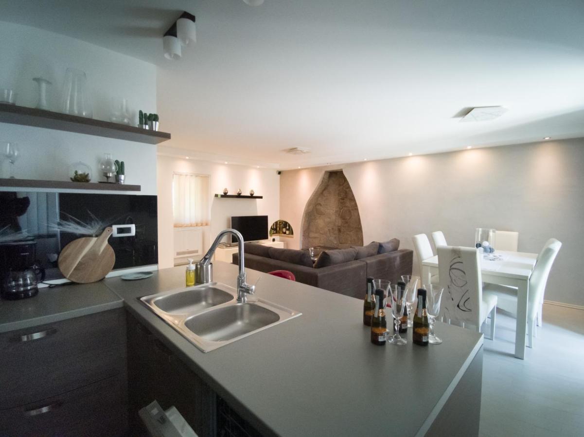 Holiday House Tos-Vila With Heated Pool Vrbnik  Ngoại thất bức ảnh