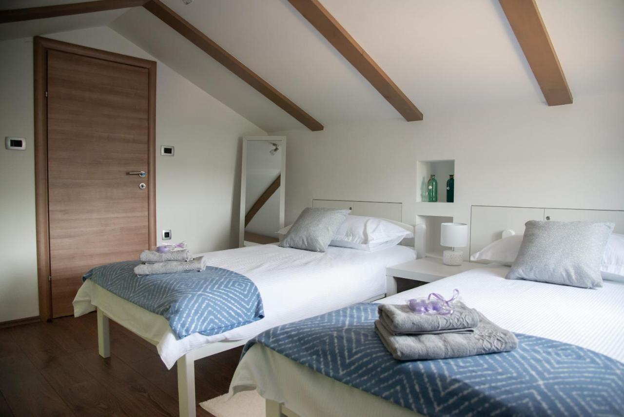 Holiday House Tos-Vila With Heated Pool Vrbnik  Ngoại thất bức ảnh