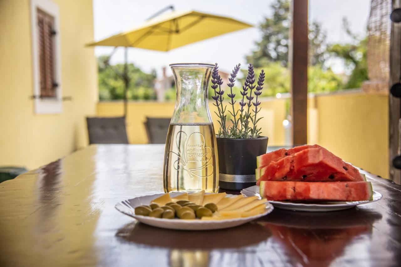 Holiday House Tos-Vila With Heated Pool Vrbnik  Ngoại thất bức ảnh