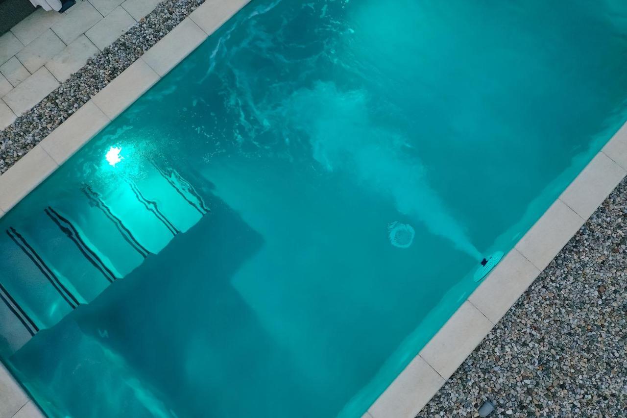 Holiday House Tos-Vila With Heated Pool Vrbnik  Ngoại thất bức ảnh