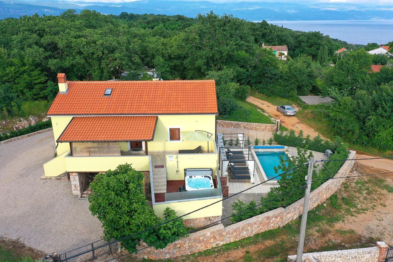 Holiday House Tos-Vila With Heated Pool Vrbnik  Ngoại thất bức ảnh